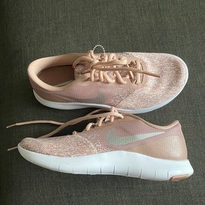 Nike woman shoes